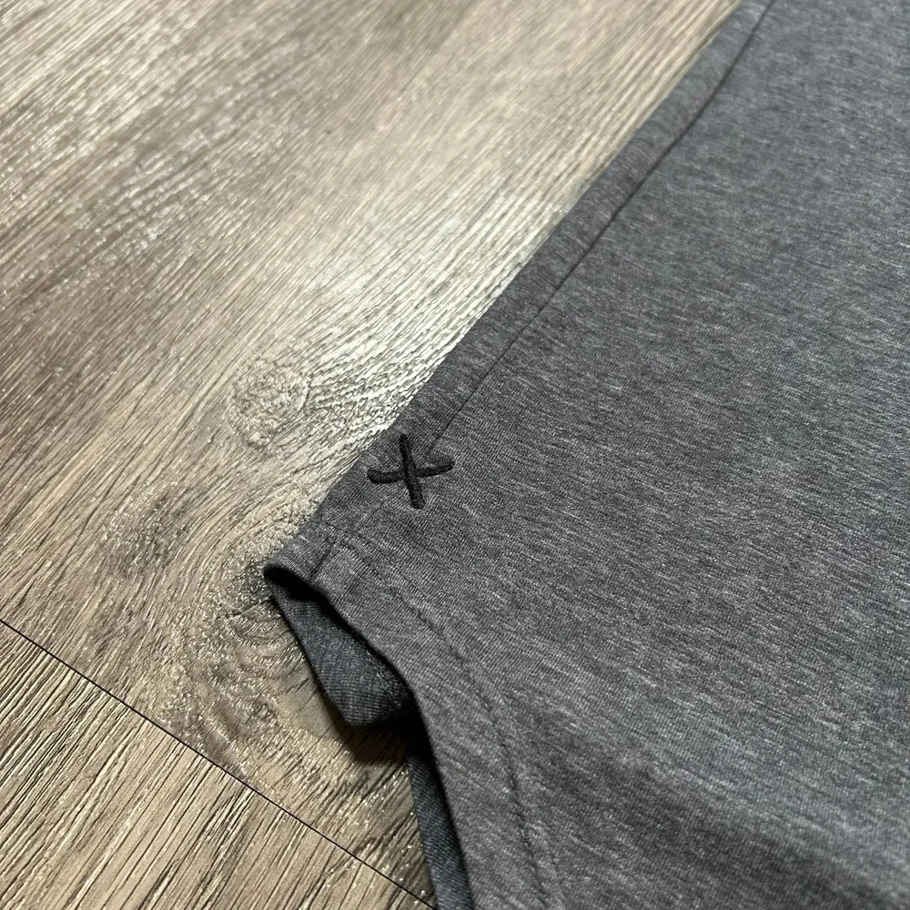 Cuts Clothing sleeve tri